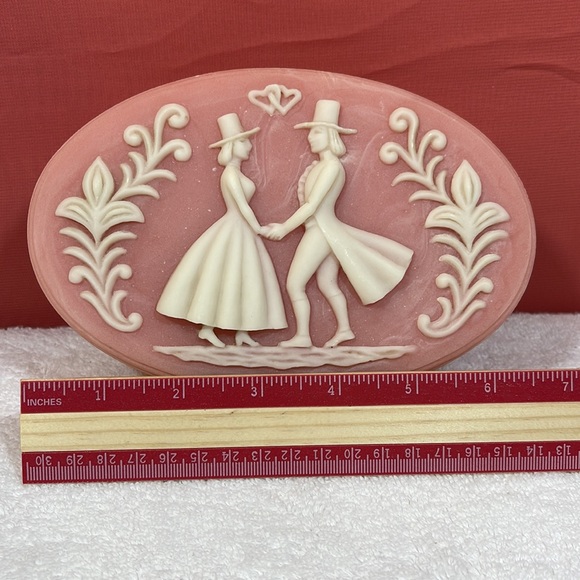 FAUX PINK MARBLE CAMEO TRINKET DISH - Picture 5 of 10